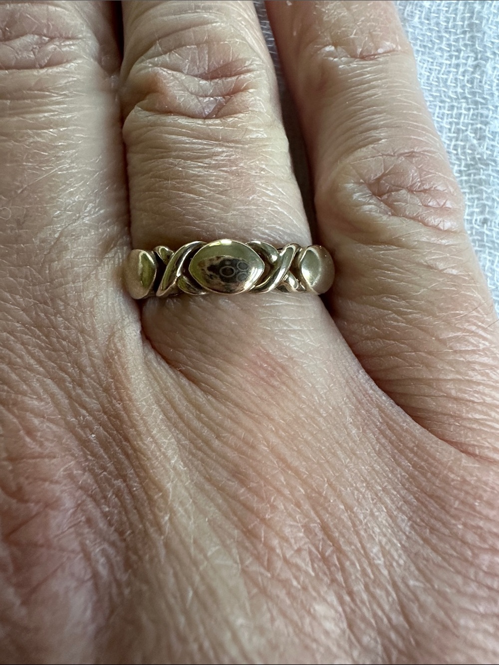 10kt Hugs and Kisses/X’s and O’s Ring sz 6